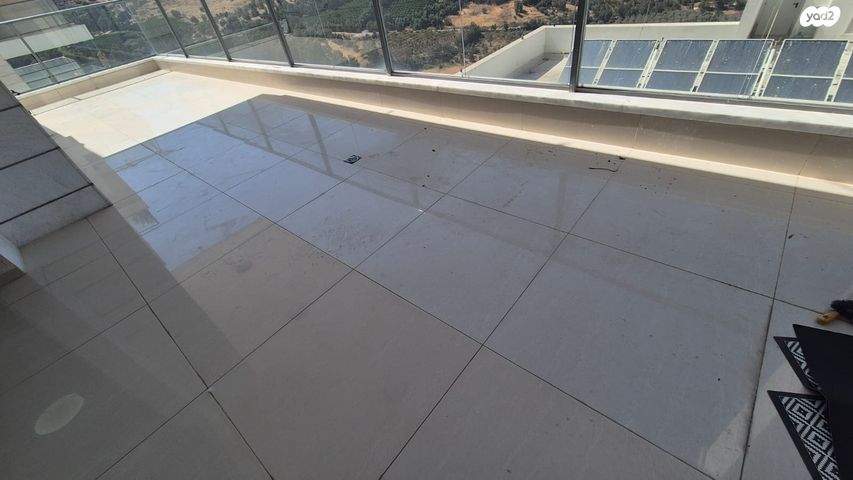 דירה, גולדה מאיר, שיכון עובדים, טבריה