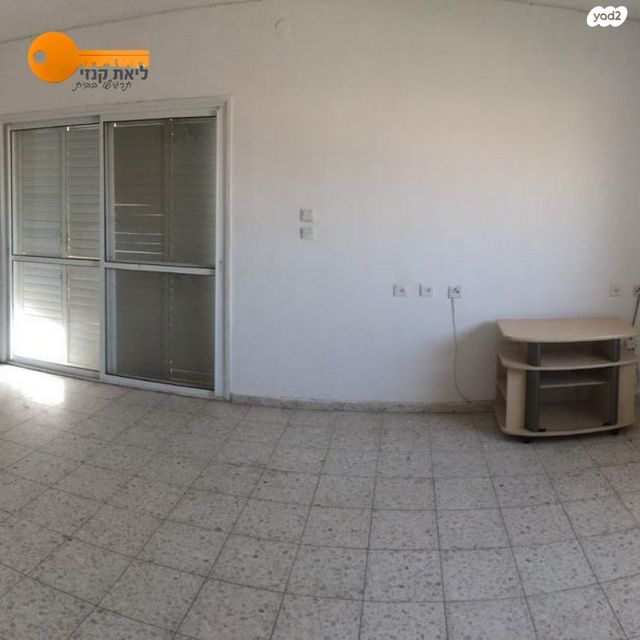 גג/ פנטהאוז, מבוא החרמון, גליקסון, קרית גת