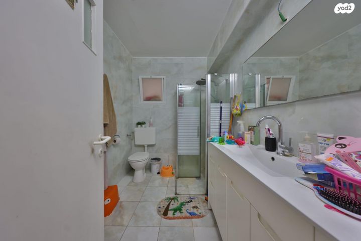 דירה, מנחם בגין 16, נווה גנים, קרית מוצקין