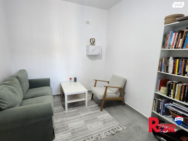 דירה, הרב הרצוג 17, לב העיר, בת ים