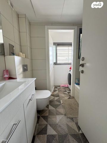 דירה, דרך בן גוריון, שכונת יהלום, מרכז העיר ב, רמת גן