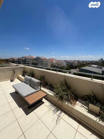 דופלקס, הפעמונים 17, רעננה