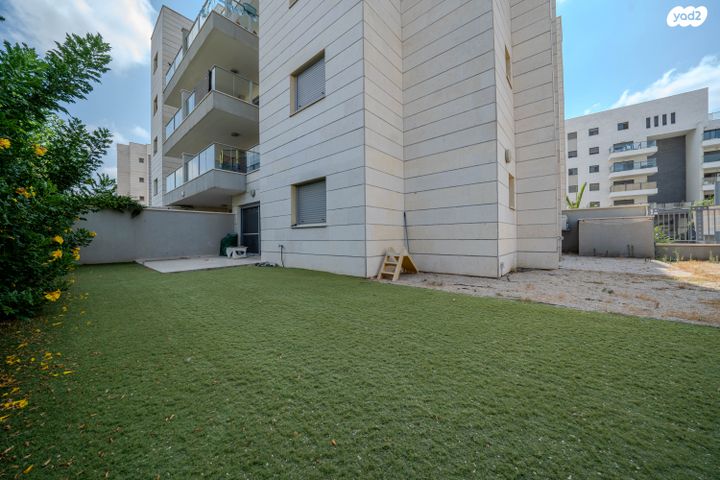 דירת גן, שוהם 5, אבני חן, חריש