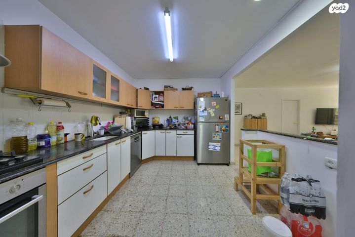 דירה, מנחם בגין 16, נווה גנים, קרית מוצקין