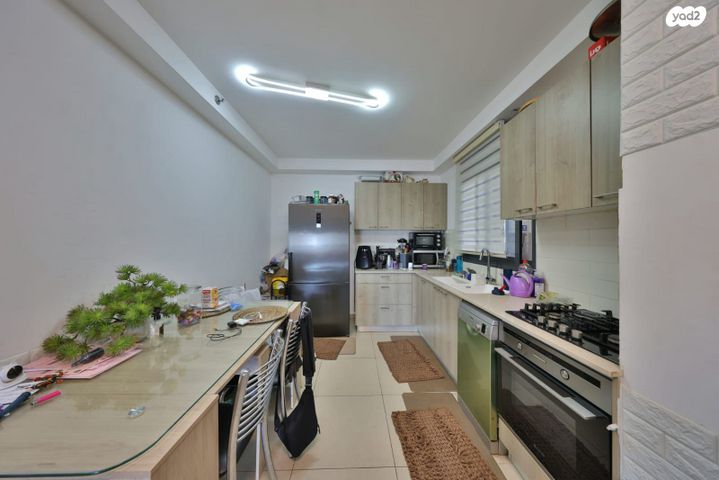 דירה, עפרה חזה, משכנות האומנים, קרית מוצקין