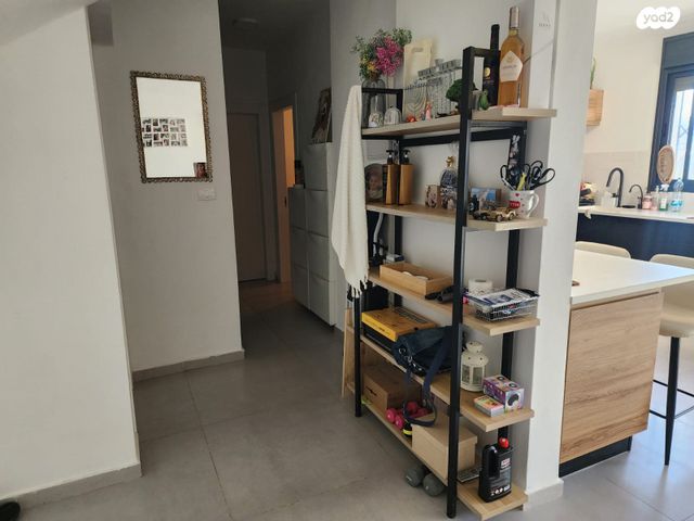 דירת גן, הצלף, צמח השדה, מעלה אדומים