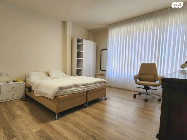 דירה, בן יהודה, הרצליה