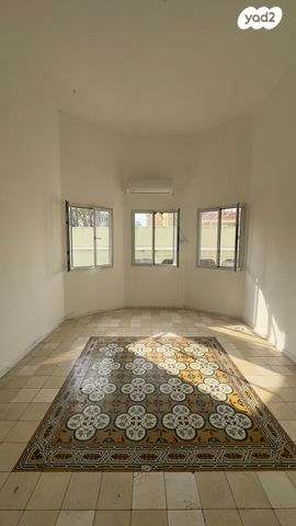 מכללת תל אביב יפו, דקר