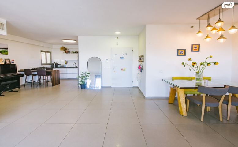 דירה, ישראל גלילי, קרית הלאום, ראשון לציון