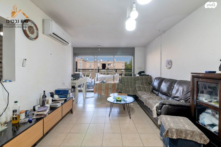 דירה, הדרור, נאות בן גוריון, יבנה