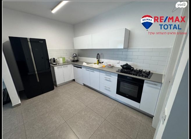 דירה, רחל המשוררת 10, נאות שמיר, יבנה