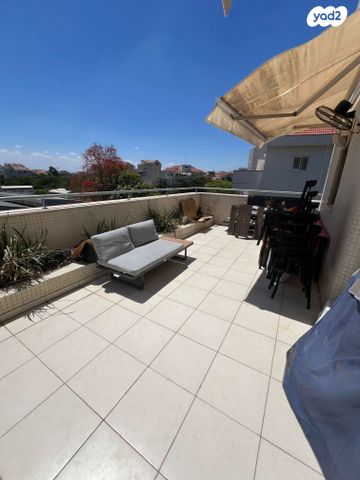 דופלקס, הפעמונים 17, רעננה