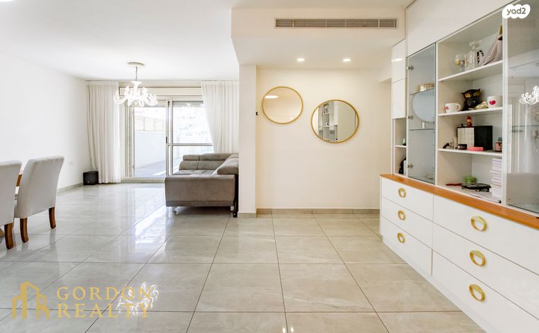 דירת גן, בית שמש