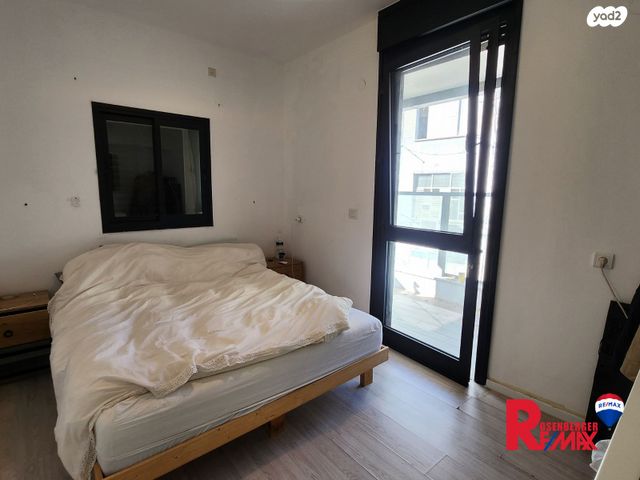 דירה, הרב הרצוג 17, לב העיר, בת ים