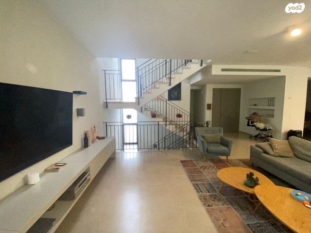 דו משפחתי, רמח"ל, גאולים, כפר סבא