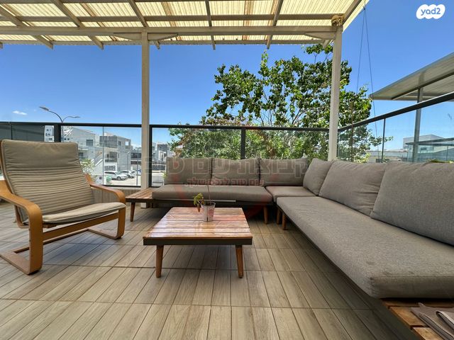 דופלקס, יצחק שמיר, עפולה הצעירה, עפולה