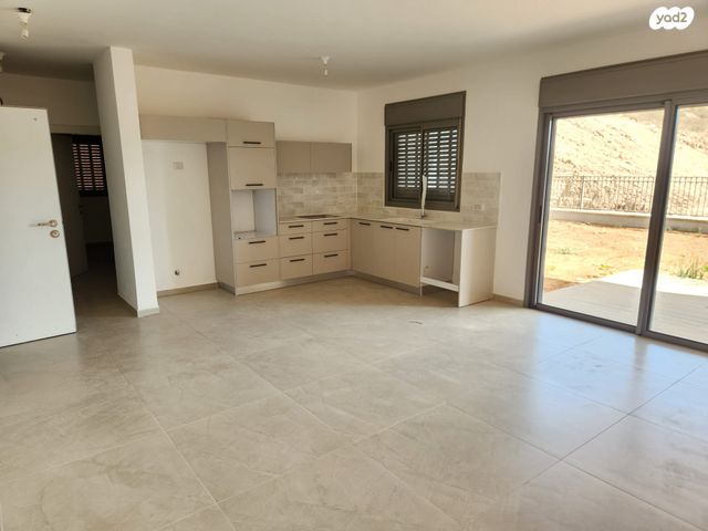 דירת גן, בצוותא, חריש