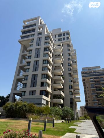 אבשלום חביב 
