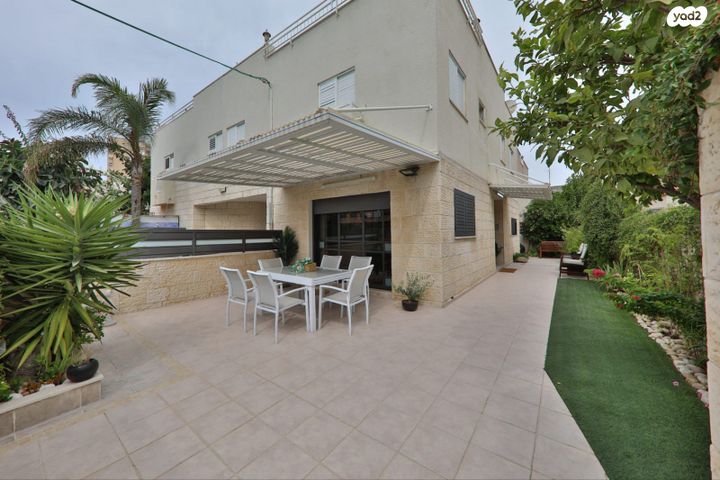 דו משפחתי, הרב קוק 30, מוצקין הותיקה, קרית מוצקין