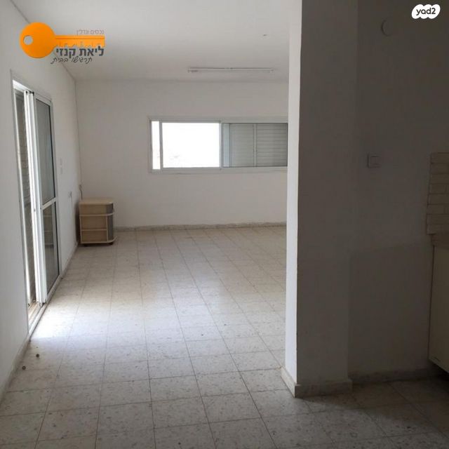 גג/ פנטהאוז, מבוא החרמון, גליקסון, קרית גת