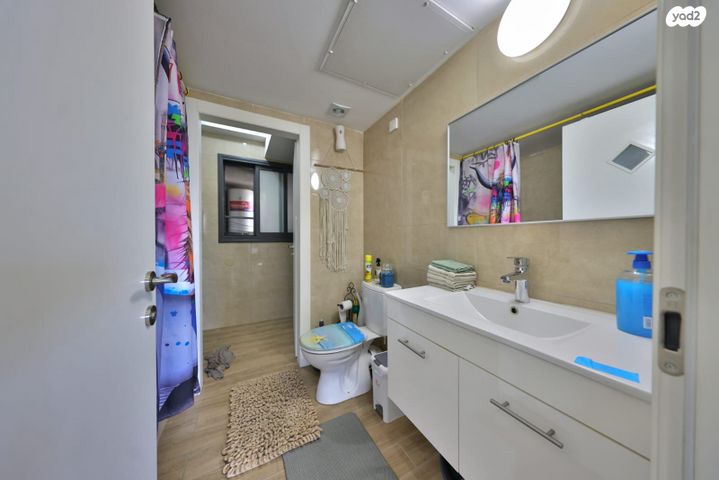 דירה, עפרה חזה, משכנות האומנים, קרית מוצקין