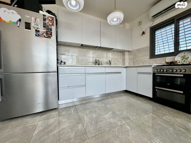 דירה, הרב כהנמן, מרכז בעלי המלאכה, בני ברק