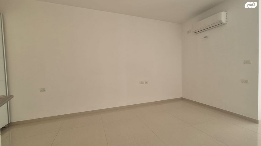 דירה, גולדה מאיר, שיכון עובדים, טבריה