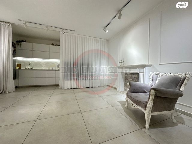 דופלקס, יצחק שמיר, עפולה הצעירה, עפולה