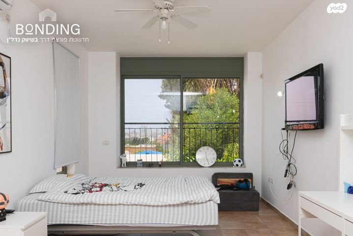 דו משפחתי, החרוב, אבן יהודה