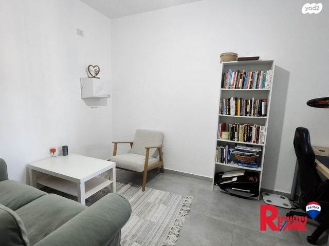 דירה, הרב הרצוג 17, לב העיר, בת ים