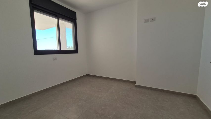 דירת גן, בר כוכבא, אחוזת כנרת, טבריה