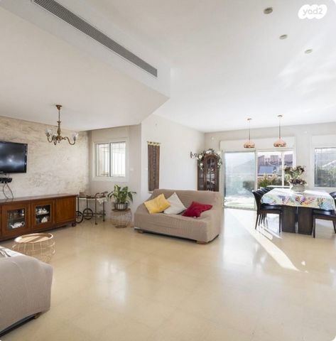 דו משפחתי, ירושלים