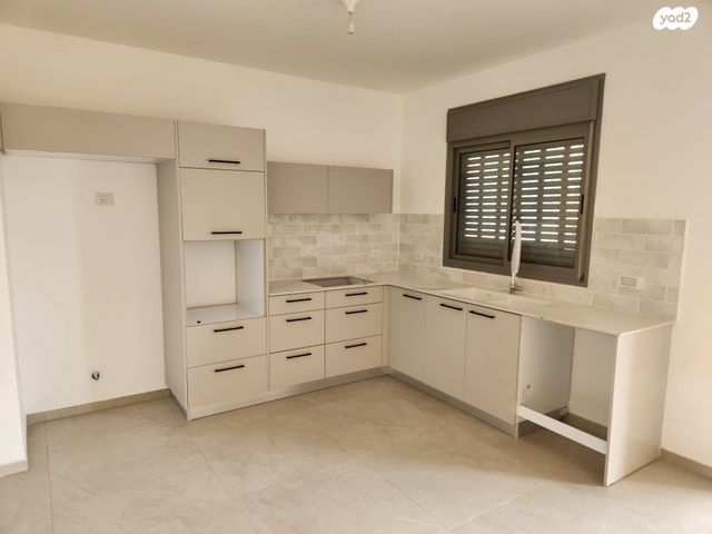 דירת גן, בצוותא, חריש