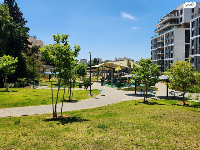 דירה, בן יהודה, הרצליה