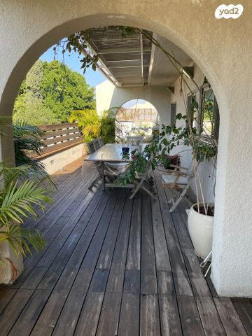 גג/ פנטהאוז, הר סיני 33, קרית ויצמן, רעננה