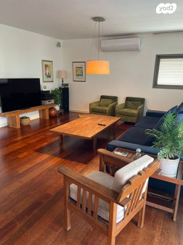 גג/ פנטהאוז, הר סיני 33, קרית ויצמן, רעננה