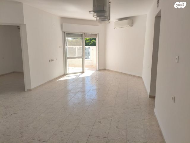 דירה, חיים, צור שלום, קרית ביאליק