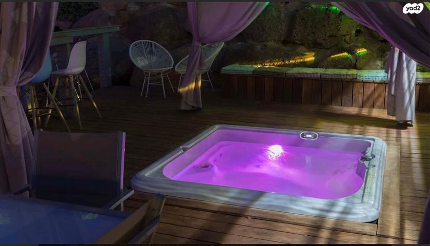 דו משפחתי, מגדל