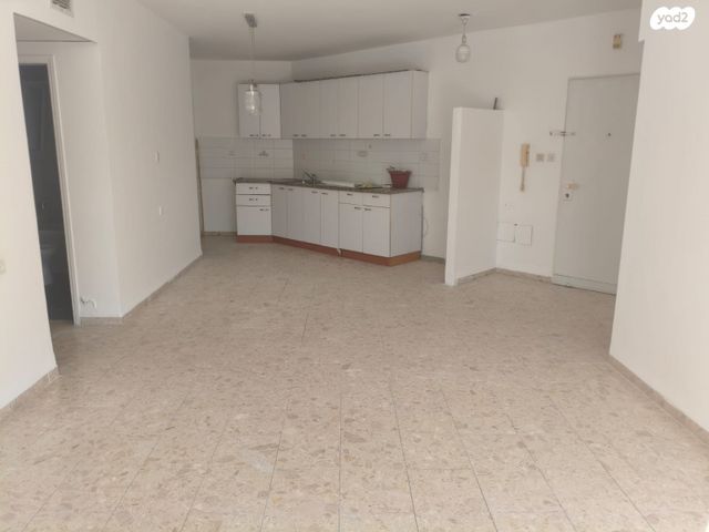 דירה, חיים, צור שלום, קרית ביאליק