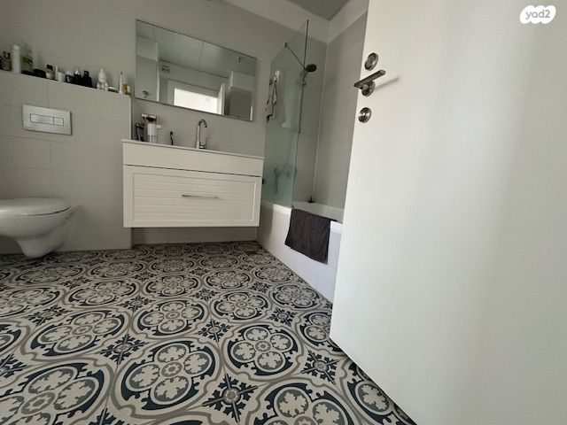 דירה, אמנון ליפקין שחק, נוף הטיילת, נתניה