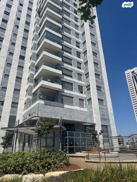 דירה, אמנון ליפקין שחק, נוף הטיילת, נתניה