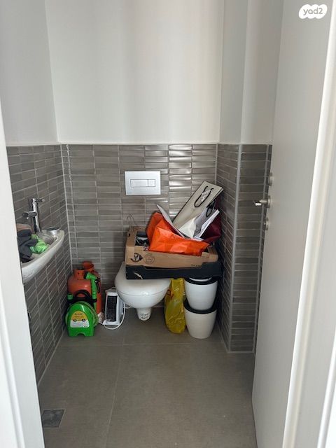 דירה, אמנון ליפקין שחק, נוף הטיילת, נתניה