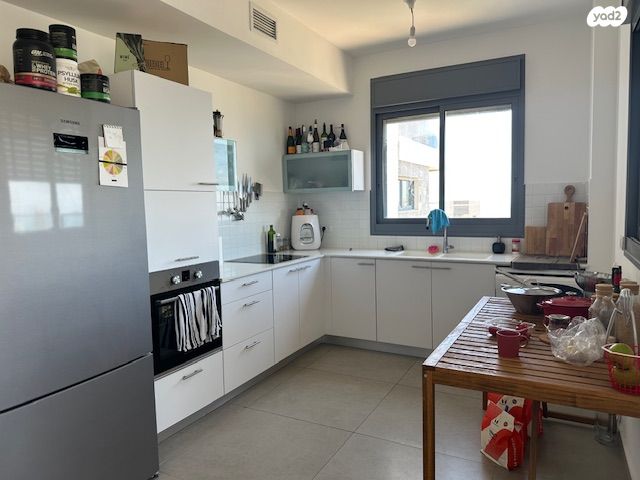 דירה, אמנון ליפקין שחק, נוף הטיילת, נתניה