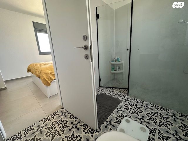 דירה, אמנון ליפקין שחק, נוף הטיילת, נתניה