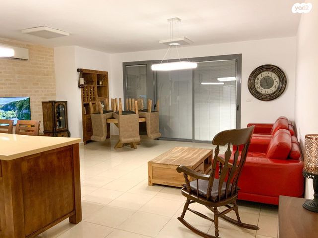 דירה, עולי הגרדום, רמז, מערב ותיק, ראשון לציון