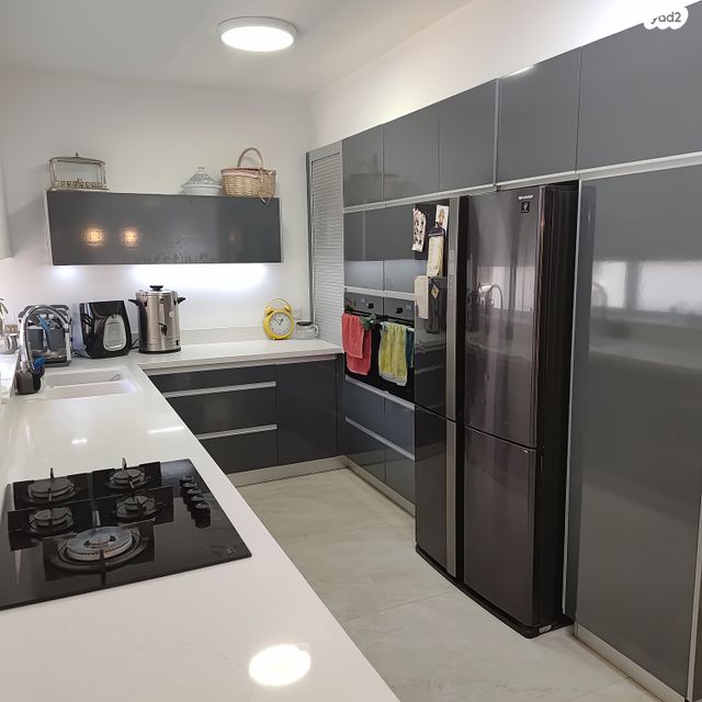 דירה, רמב"ם, ראשון לציון