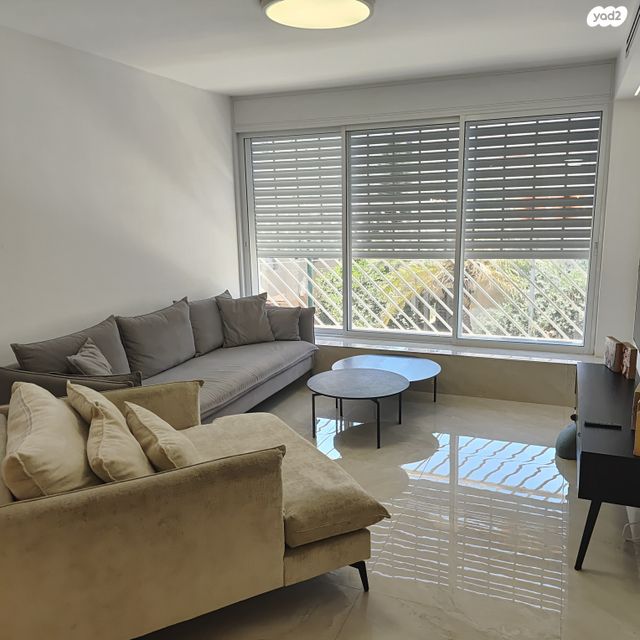 דירה, רמב"ם, ראשון לציון