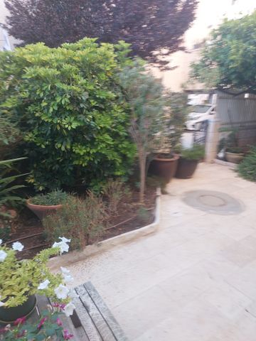 דירת גן, מבשרת ציון