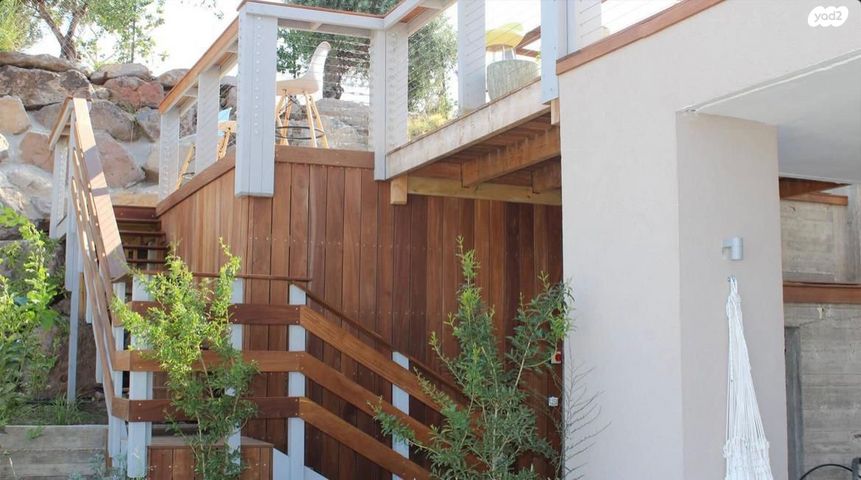 דו משפחתי, מגדל