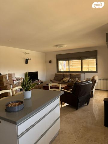 דירה, גרשון אבנר, ארמון הנציב, תלפיות מזרח, ירושלים